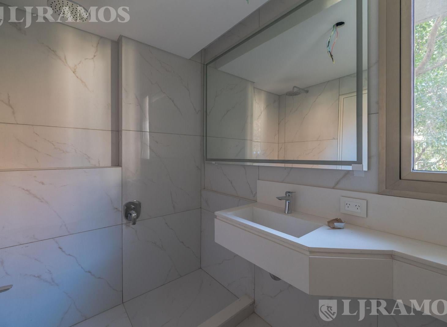 Foto de Venta departamento 4 Ambientes con terraza y parrilla, imagen 2