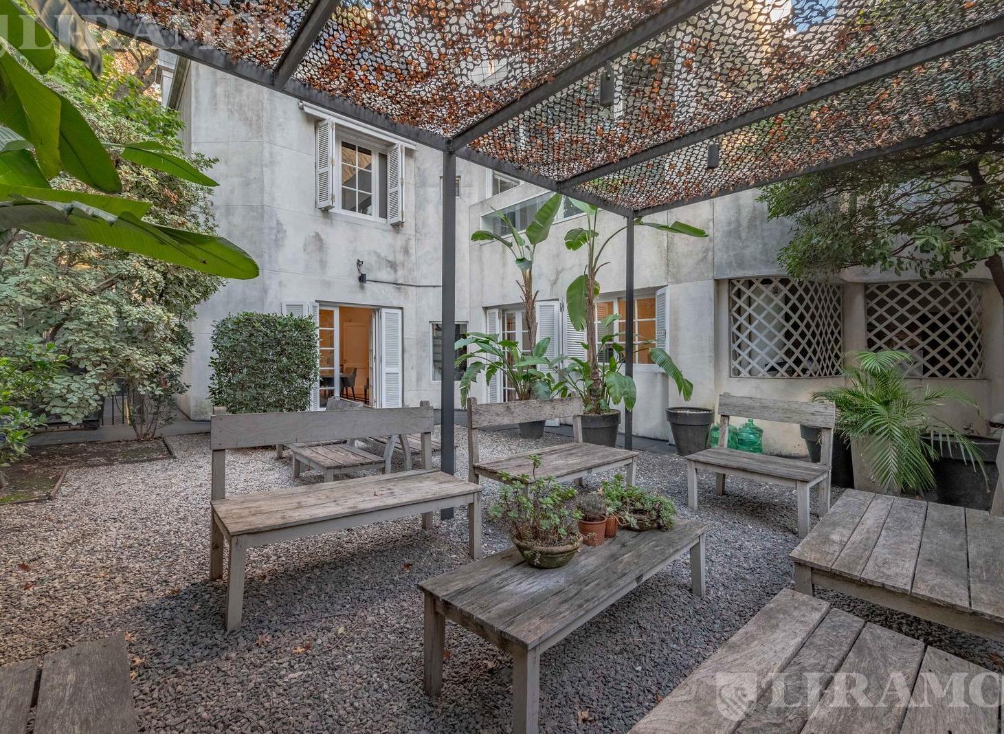 Foto de Casa en Palermo Chico con jardín, terraza y cocheras!, imagen 3
