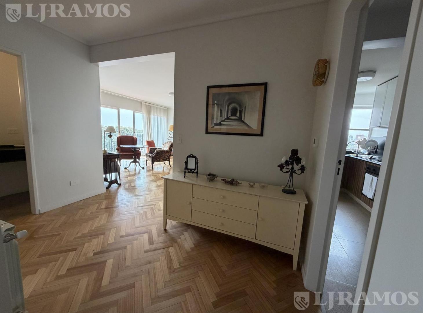Foto de EXCLUSIVO DEPARTAMENTO EN ALQUILER, RECICLADO A NUEVO, CON INCREIBLE, imagen 1