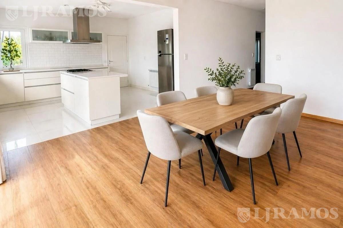 Foto de Casa a la laguna con 4 dormitorios en venta en Santa Teresa, imagen 3