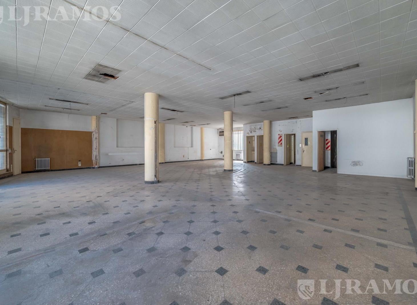 Foto de Edificio Comercial en Monserrat, imagen 2
