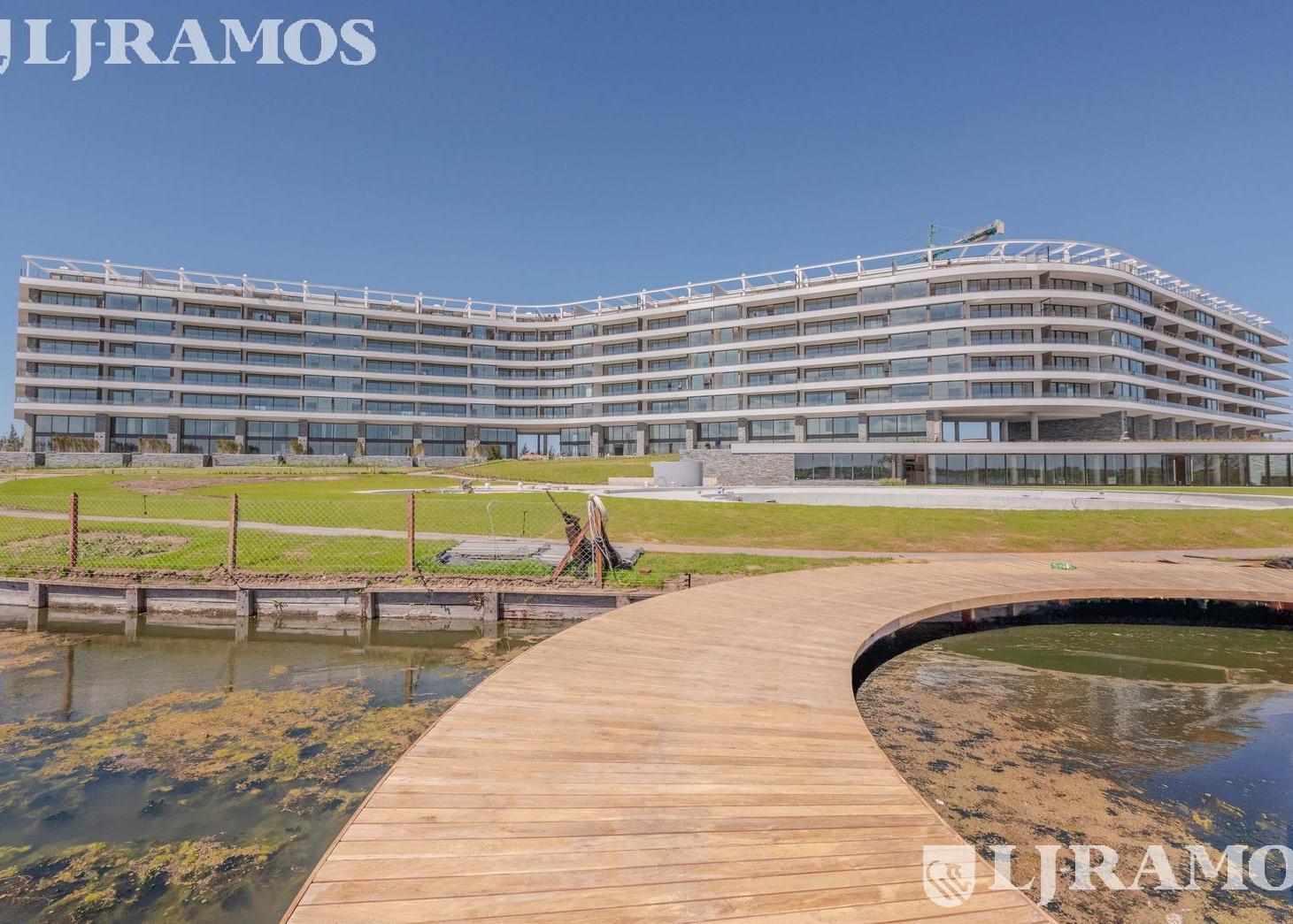 Foto de Departamento en venta de 3 ambientes con vista a la Laguna central, imagen 1