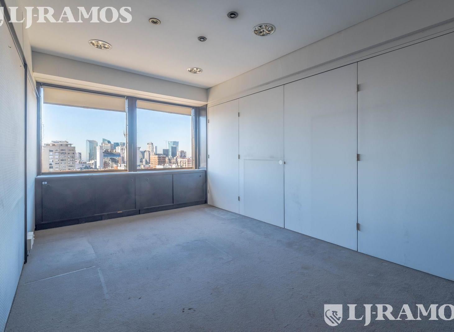 Foto de Cerrito 1200. Piso 16° oficina. 3 cocheras fijas. VENTA y/o ALQUILER., imagen 5