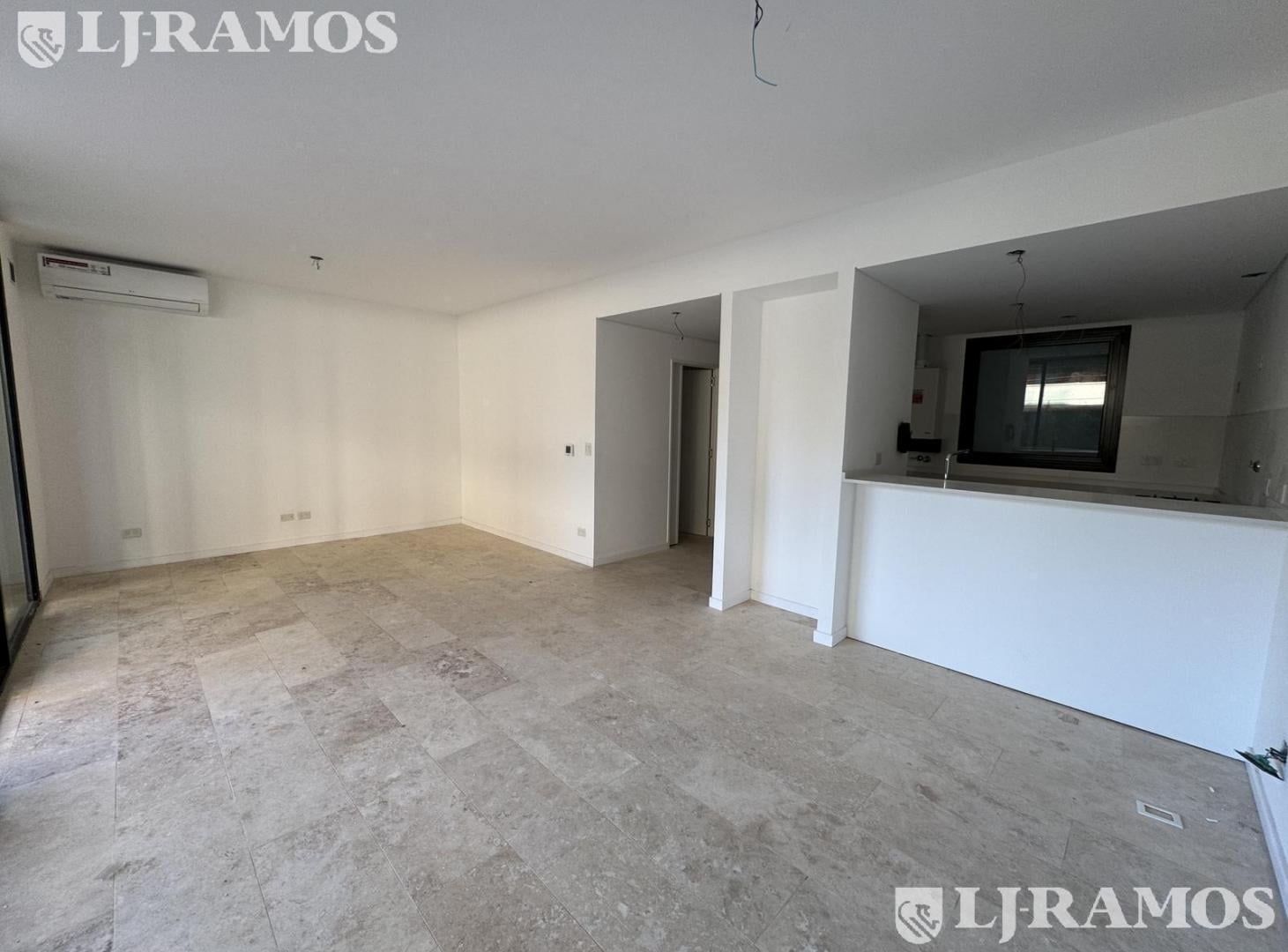 Foto de DUPLEX CON JARDIN EN VENTA EN URBANA LAS LOMAS, imagen 4