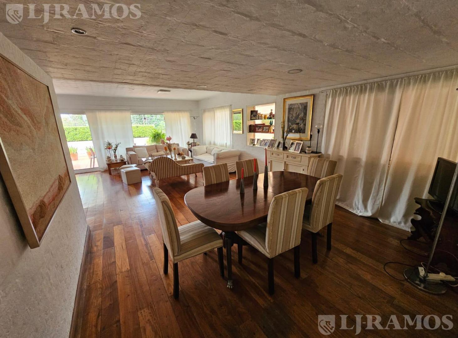 Foto de Casa en Venta en Village Las Lomas, imagen 3