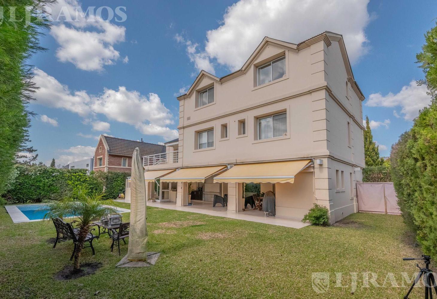 Foto de Casa con 3 dormitorios gran playroom | Lote esquina | Pileta | 356 m², imagen 1