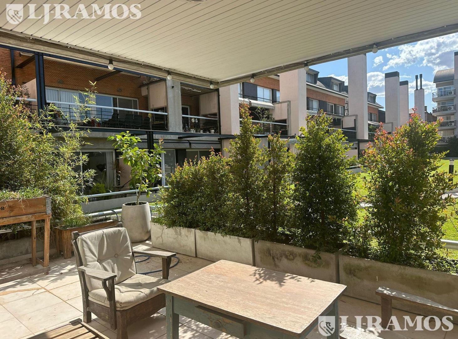Foto de AMPLIO DEPARTAMENTO DE 2 AMBIENTES EN PB EN ALQUILER EN TERRAZAS DEL, imagen 1