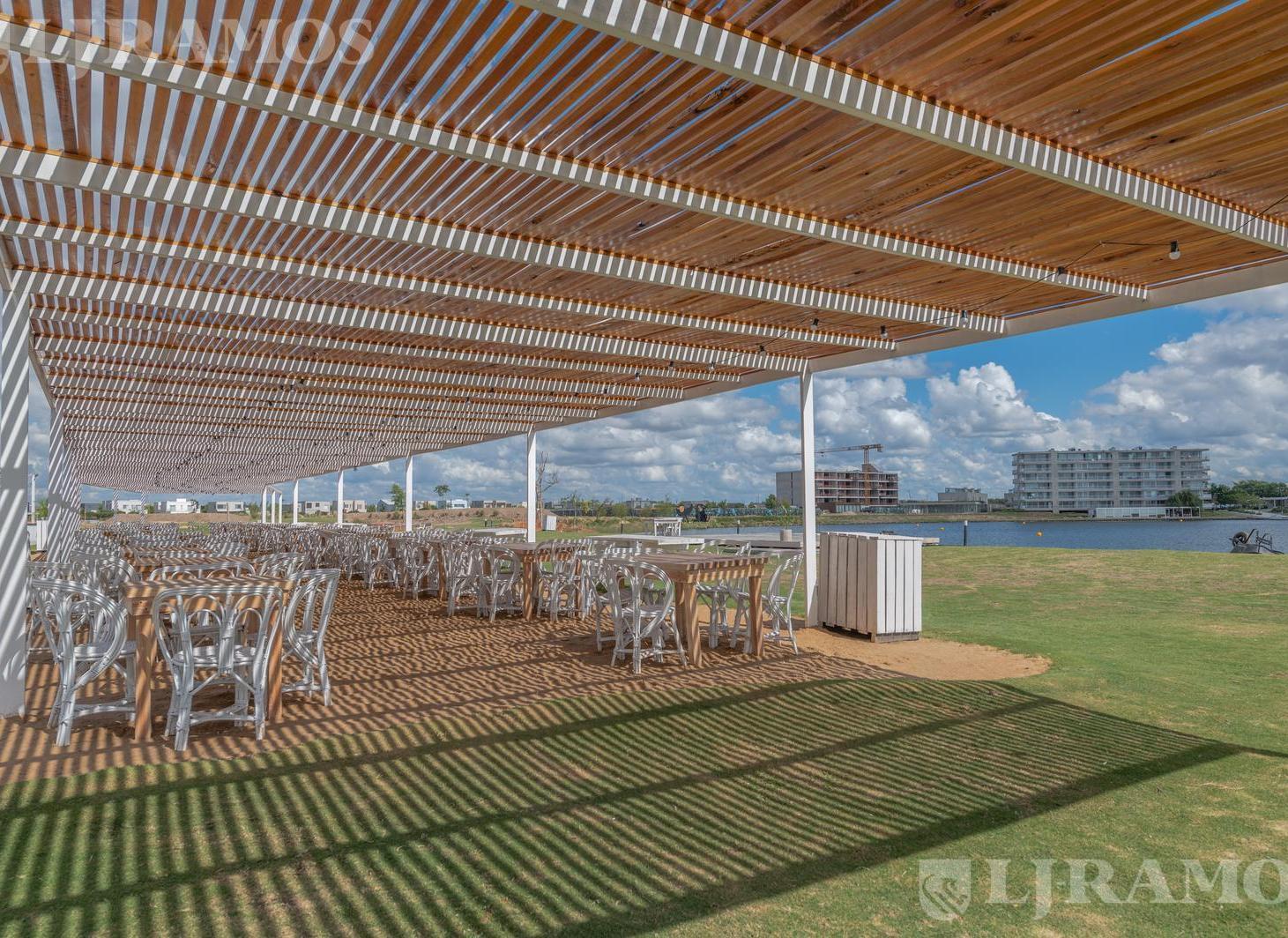 Foto de Hermoso Terreno en Venta Costas a la LAGUNA, a metros de Laguna Central, imagen 4