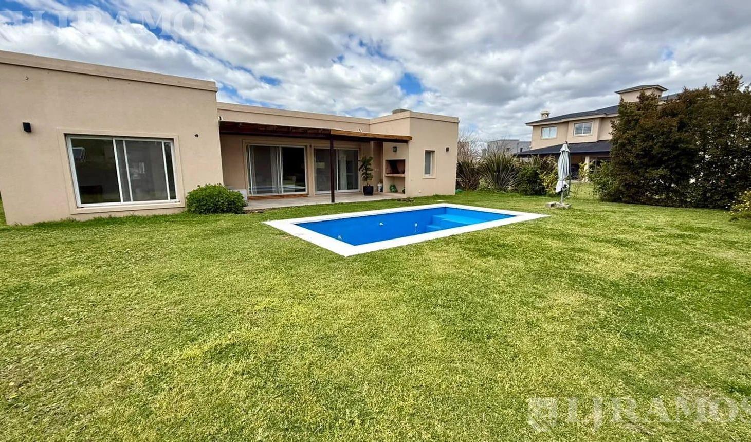 Foto de Casa a la Venta en Canton Norte con Pileta en 1 Planta PG, imagen 1