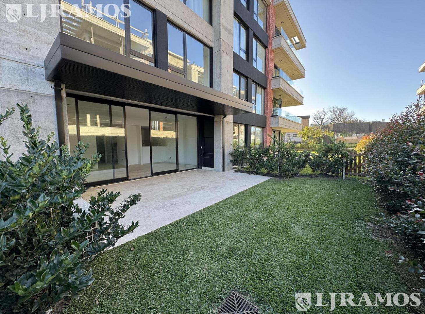 Foto de MUY LINDO DUPLEX CON JARDIN EN VENTA EN URBANA LAS LOMAS, imagen 1