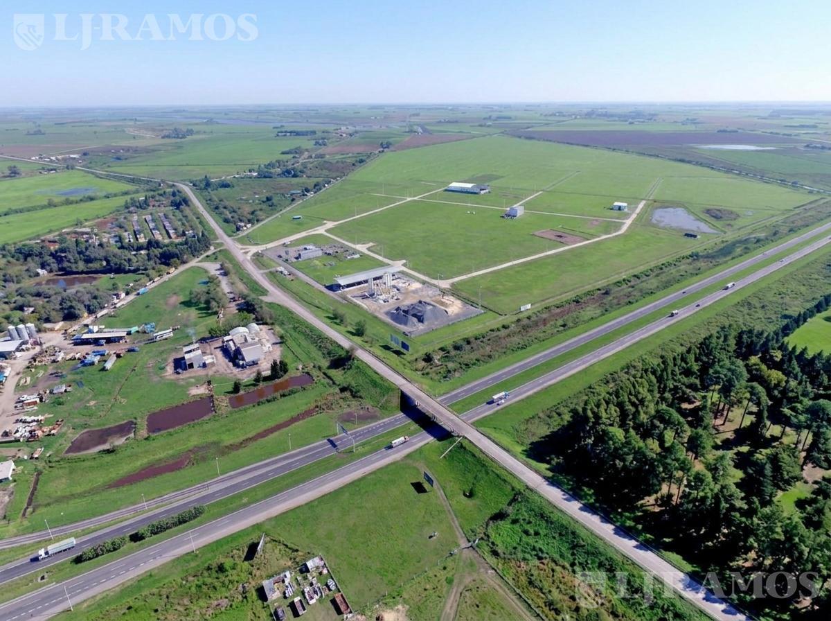 Foto de Terreno en Venta en Parque Industral San Lorenzo, imagen 3