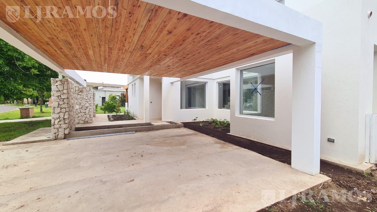 Foto de Casa en Venta San Matias con Piscina, 4 dormitorios en suite A LA, imagen 2
