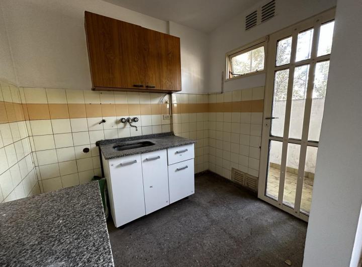 Departamento en  Rioja y Richieri 4