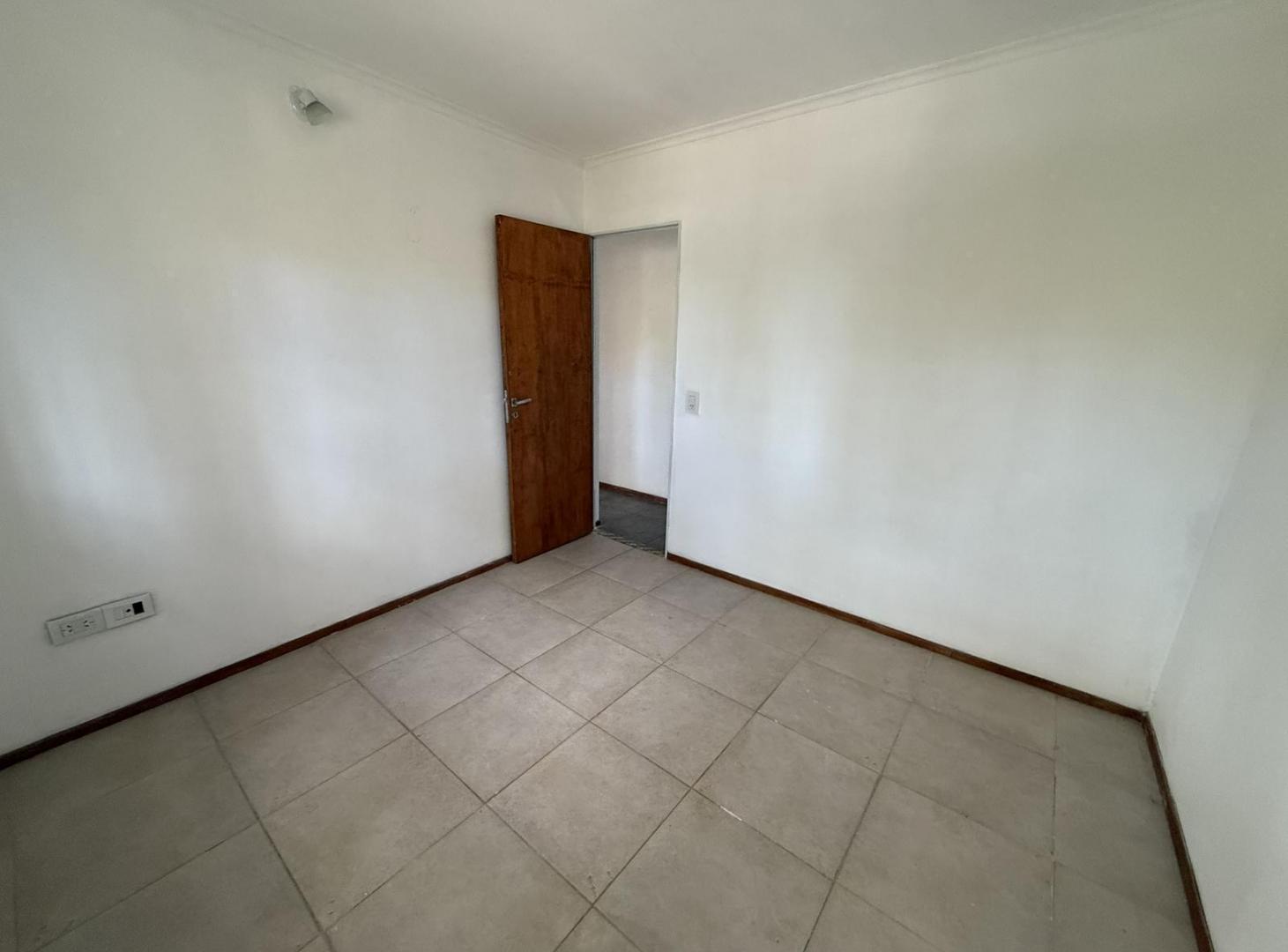 Foto de Departamento de 3 dormitorios con cochera en zona norte, imagen 4