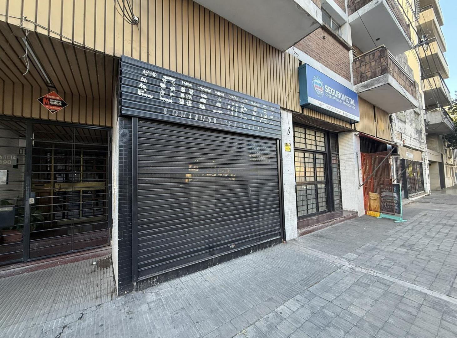 Local comercial sobre Av. Francia