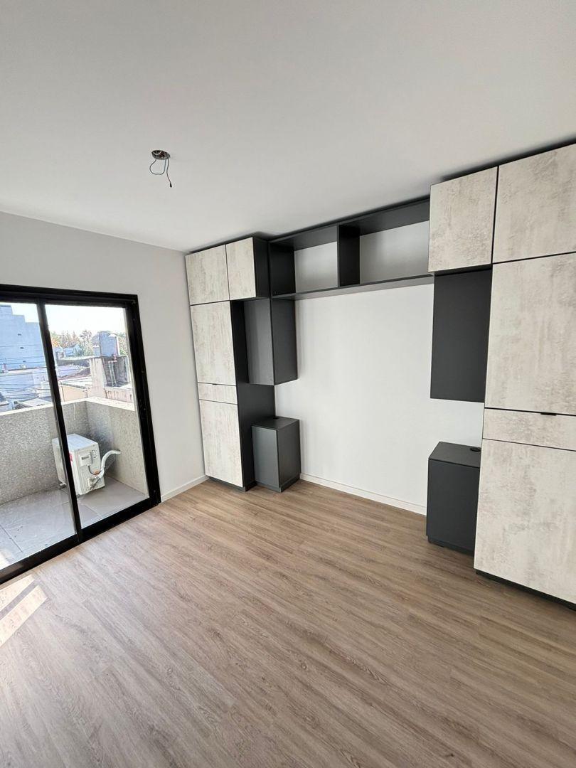 Venta de Departamento 2 Ambientes en Bernal 4