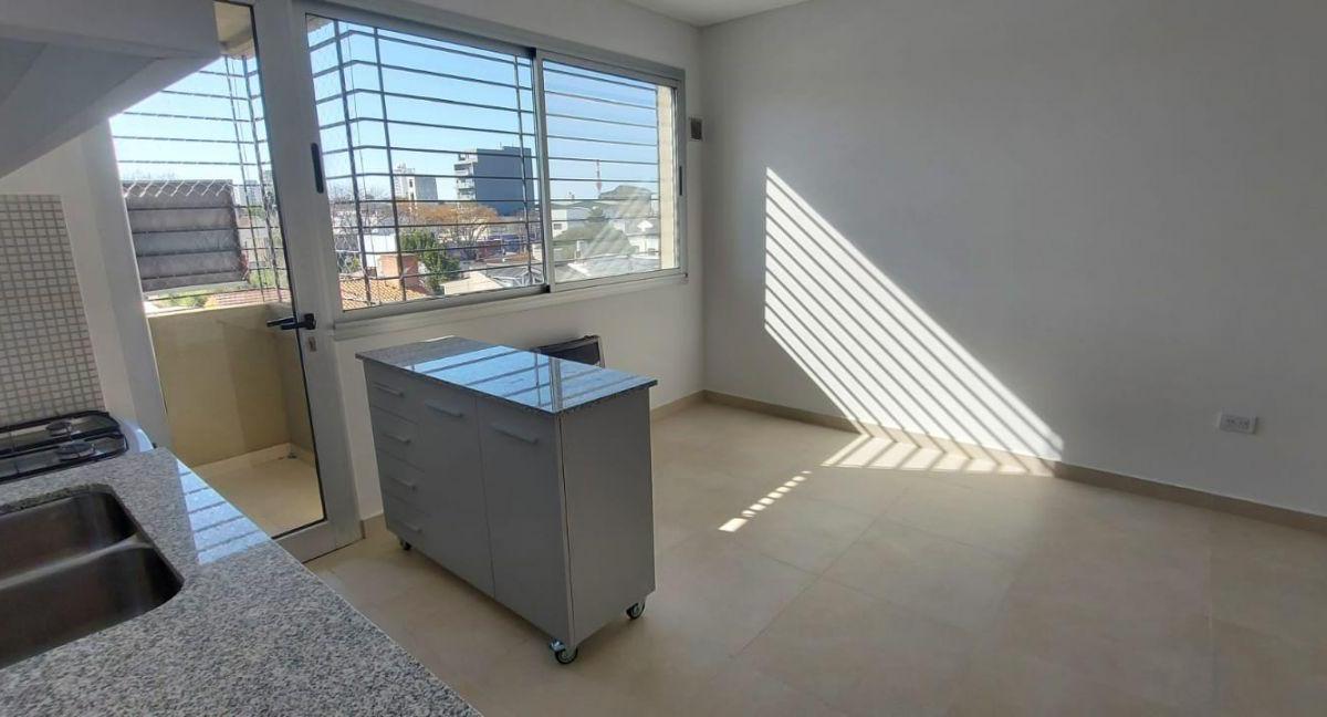 Venta de Departamento de 2 Ambientes en Berazategui. 4