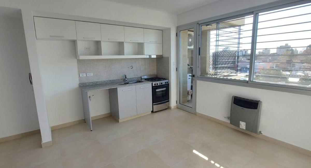 Venta de Departamento de 2 Ambientes en Berazategui. 3