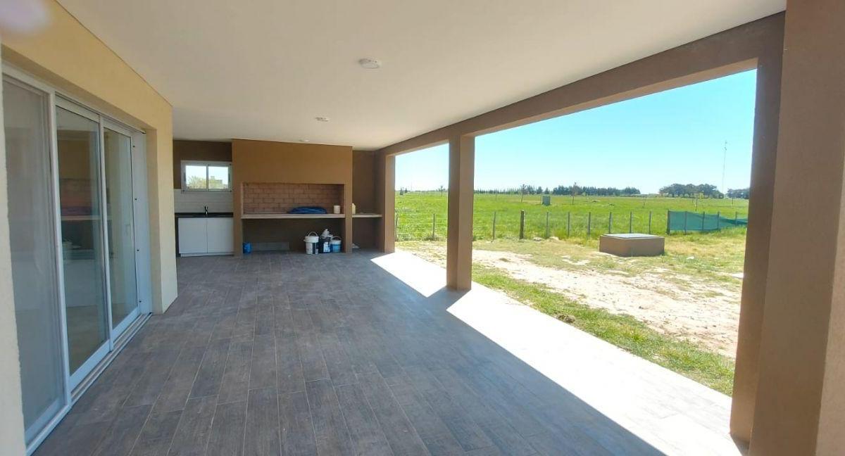 Foto de Venta de Casa 4 AMBIENTES en El Mirador, Brandsen., imagen 1