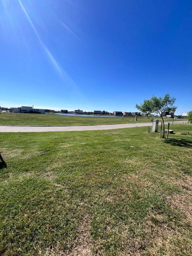 Venta Lote en Barrio Sebastian Gaboto 3