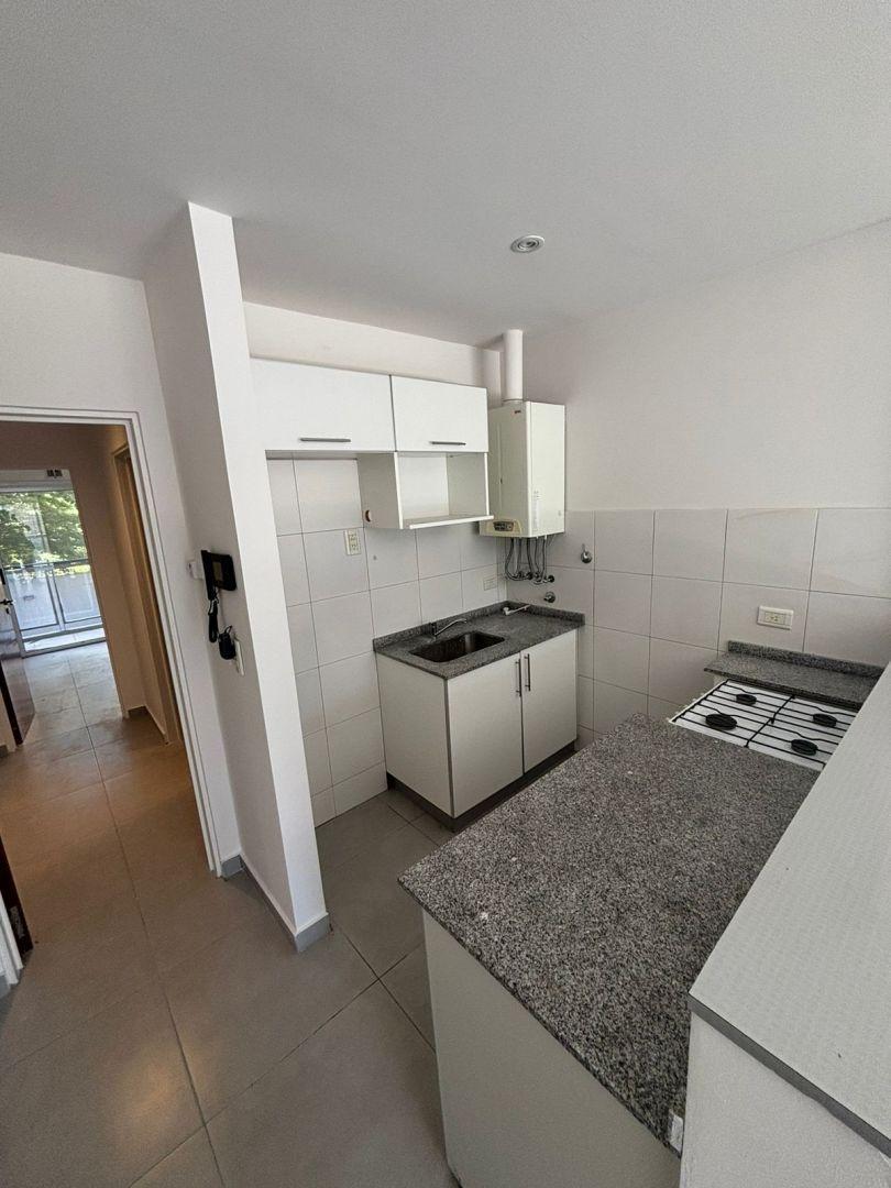 Foto de VENTA DEPARTAMENTO 2 AMBIENTES EN QUILMES CENTRO, imagen 3