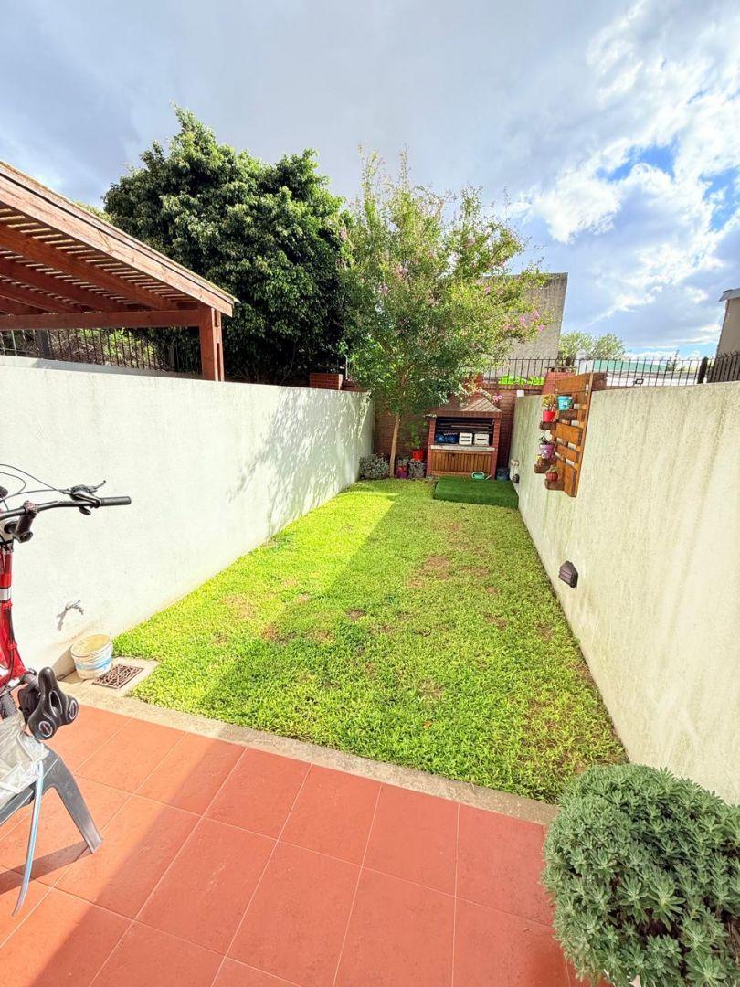 Triplex 4 Ambientes en Venta Quilmes 3