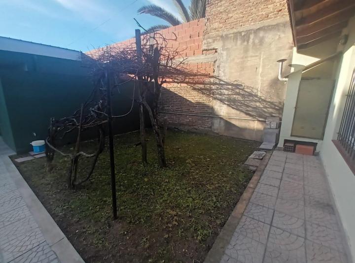 ALQUILER DE CASA PH QUILMES OESTE 3