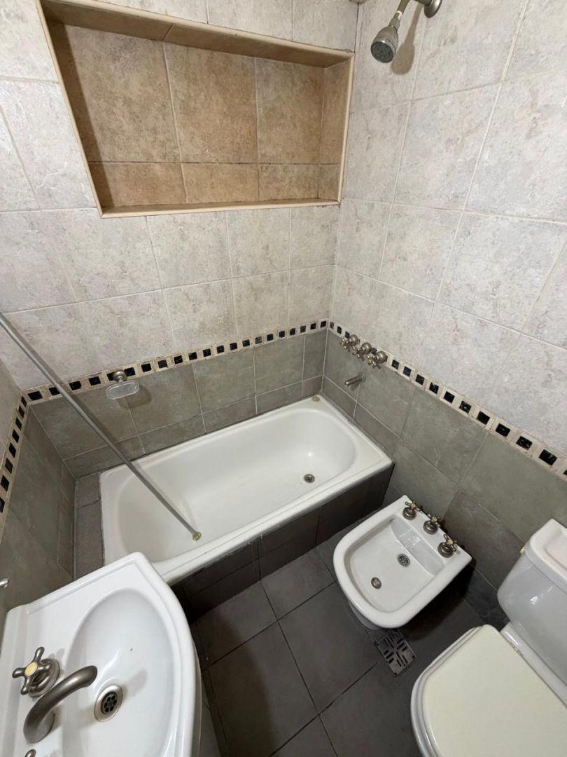 Foto de DEPARTAMENTO EN VENTA DE 2 AMB EN QUILMES CENTRO, imagen 5