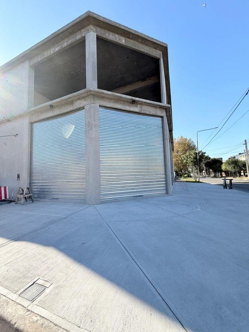 ALQUILER DE LOCAL COMERCIAL EN BERNAL