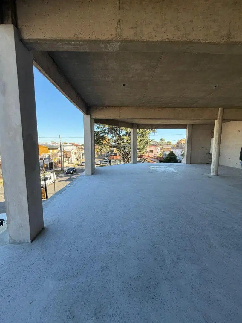 ALQUILER DE LOCAL COMERCIAL EN BERNAL 3