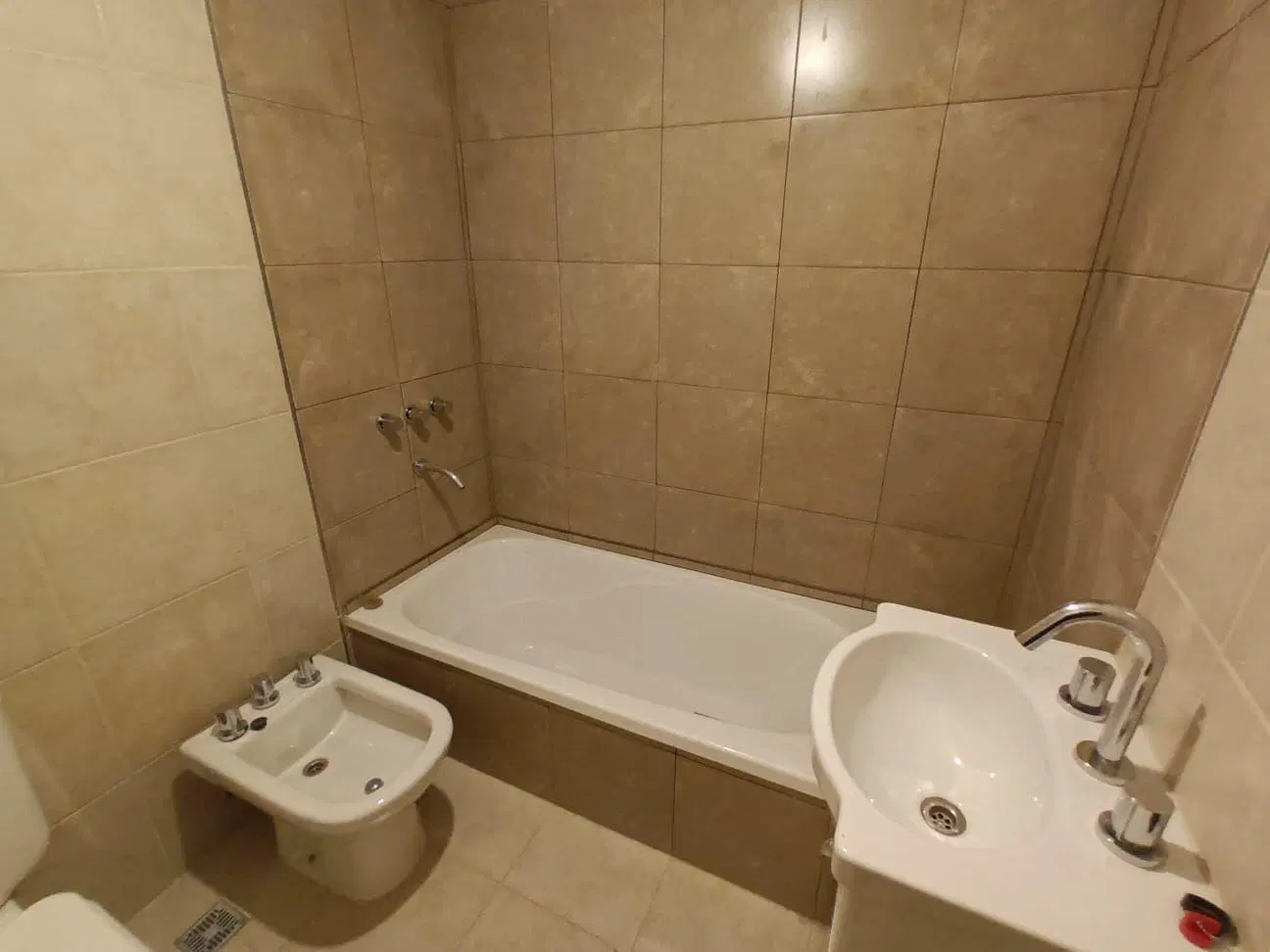 ALQUILER DE 2 AMBIENTES EN WILDE 4