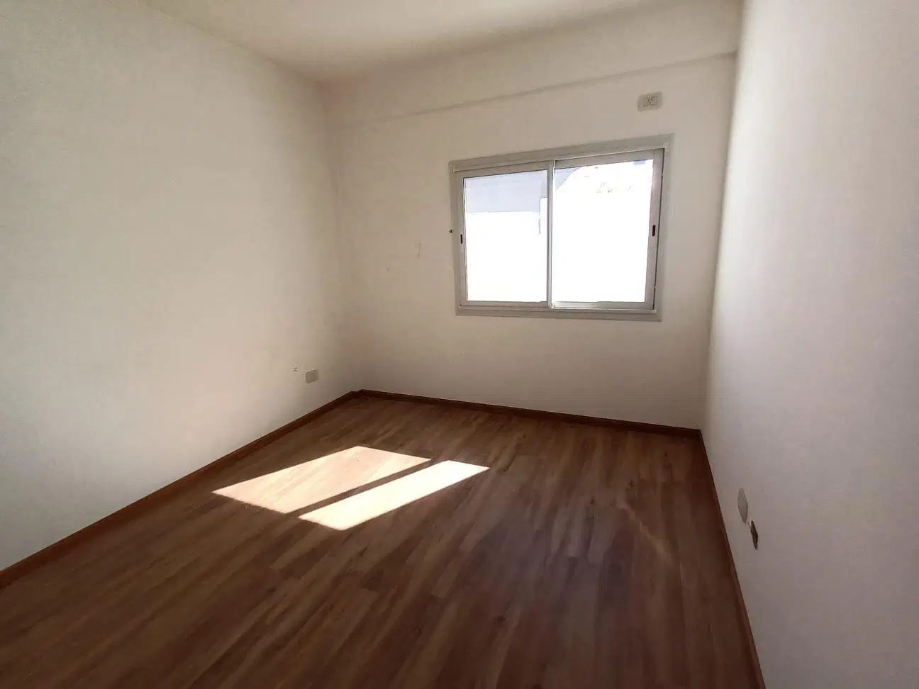 ALQUILER DE 2 AMBIENTES EN WILDE 5