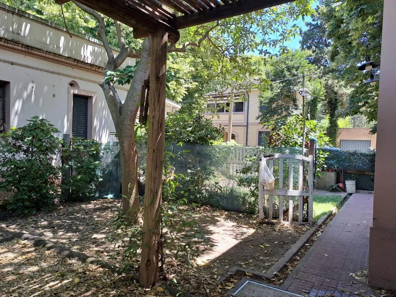 CASA DE 3 AMBIENTES EN VENTA EN QUILMES 2