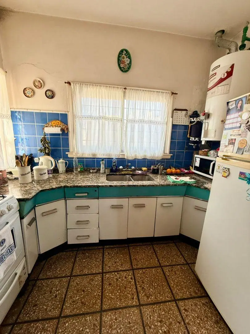 Casa 3 ambientes. | AZCUENAGA al 100 4
