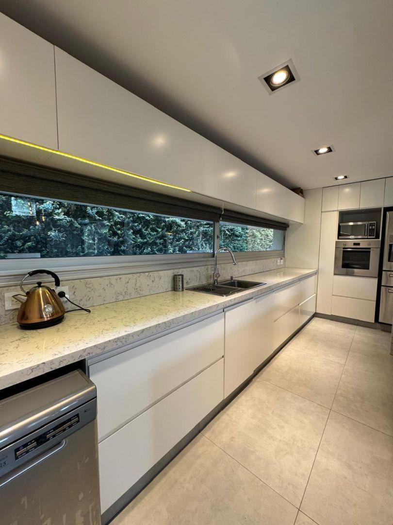 Foto de CASA DE 5 AMBIENTES EN RESERVA URBANA DORREGO, imagen 3
