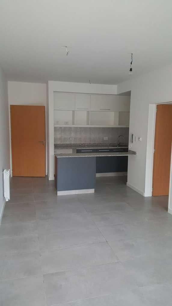 Foto de Alquiler 2 ambientes en Bernal, imagen 3