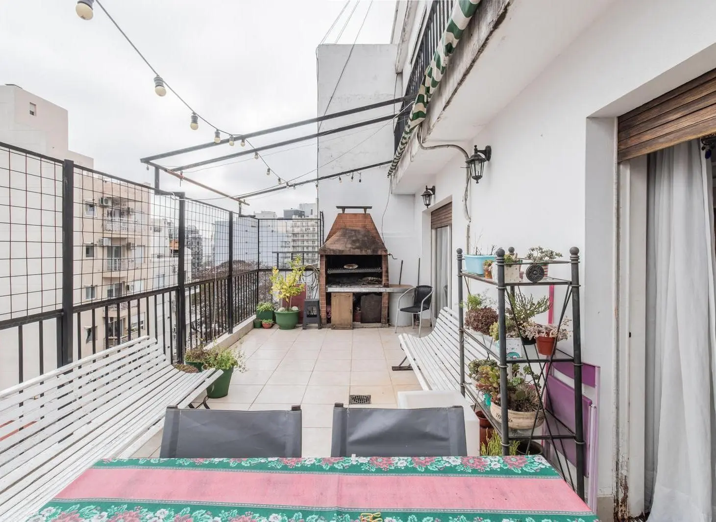 Venta triplex 4 amb.con dependencia con balcon terraza y parrilla 2