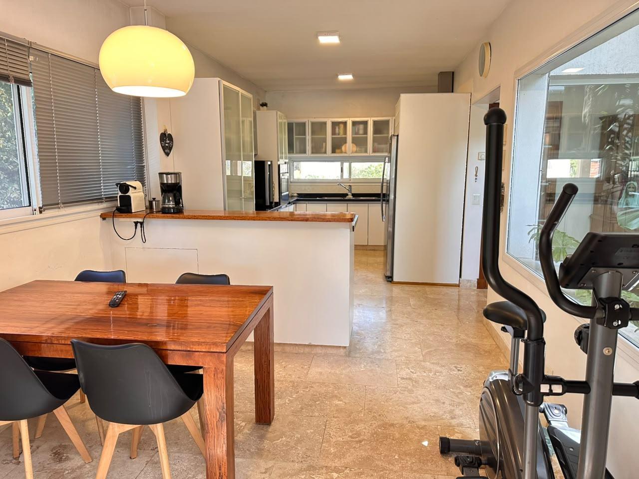 Foto de Excelente casa alquiler mes febrero 2027 Barrio San Fco a la laguna, imagen 4