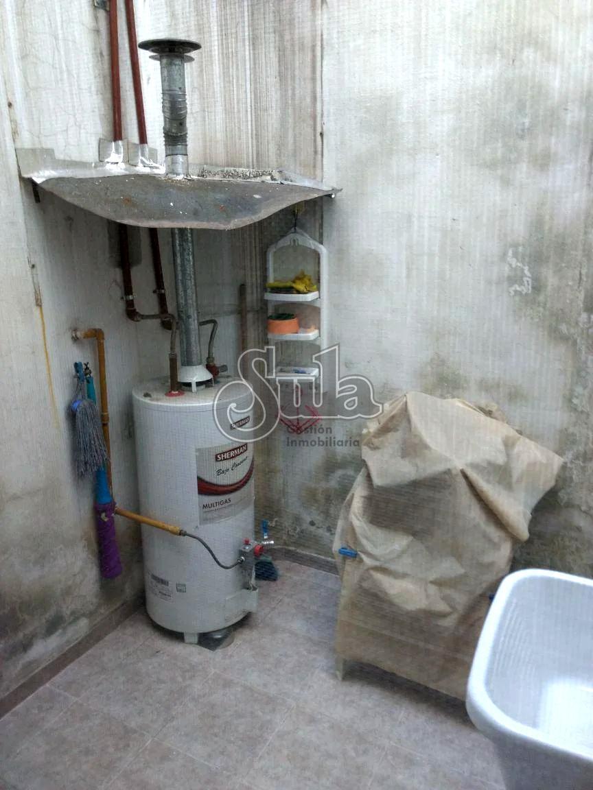 Foto de PH DE 2 AMBIENTES AL FRENTE CON PATIO - LINIERS - APTO CRÉDITO, imagen 4