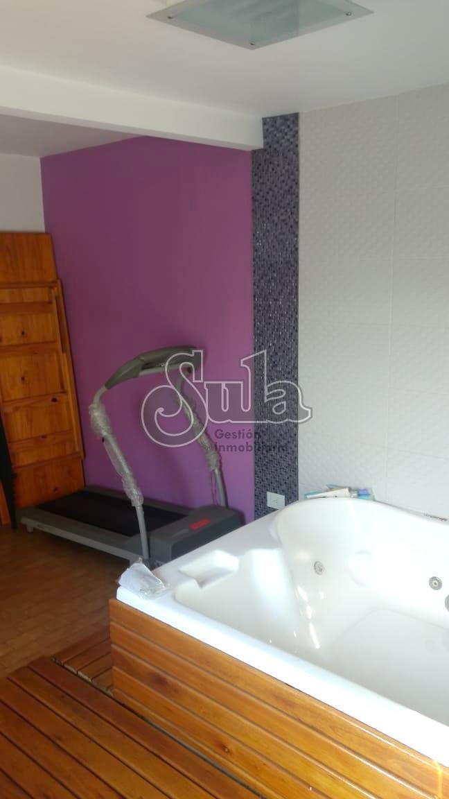 Espectacular Casa 5 Ambientes C/cochera, Patio y Terraza - Liniers - Venta 5