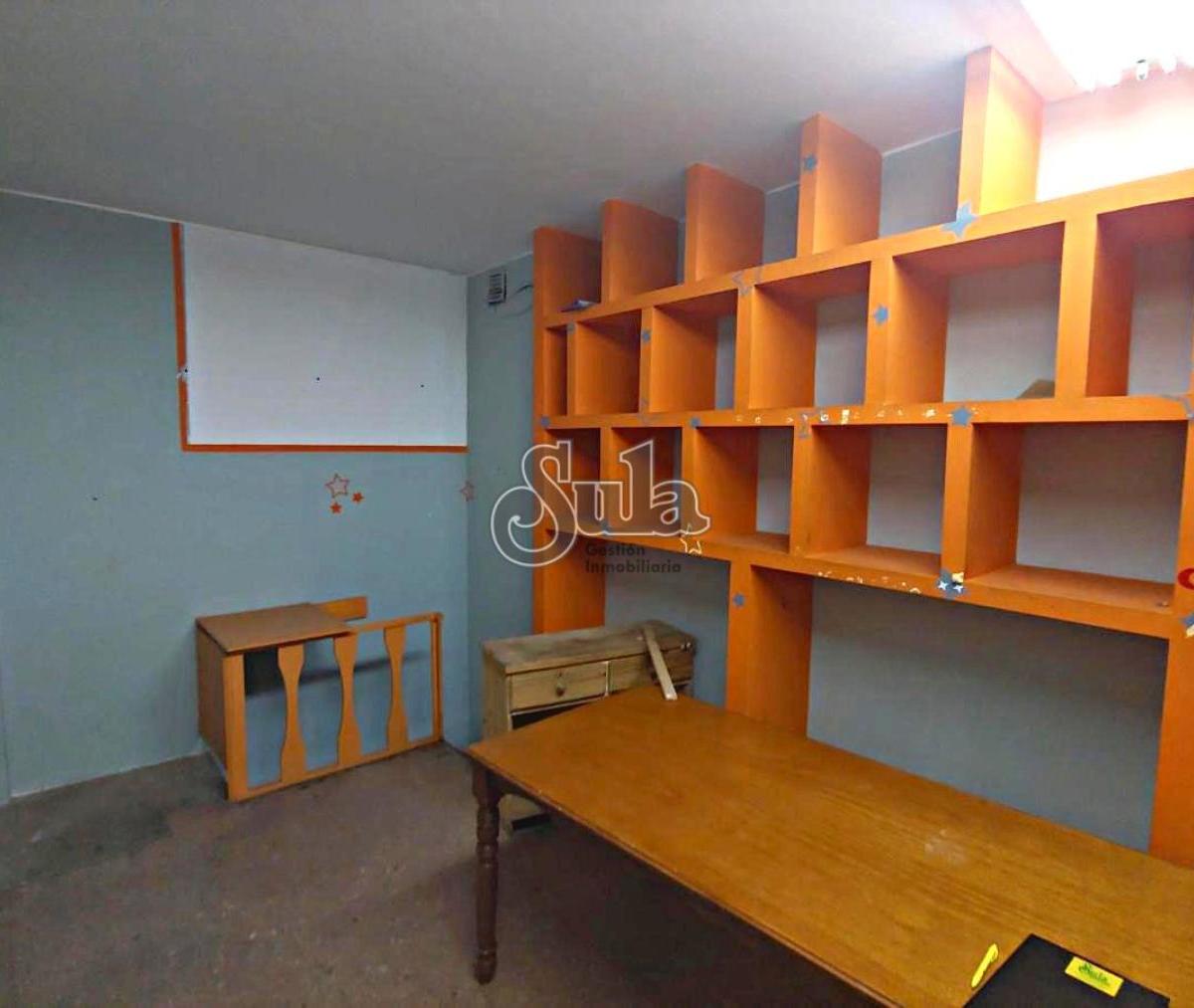 Foto de OPORTUNIDAD LOCAL 24 METROS C/SÓTANO, GALERIA CRÉDITO LINIERS, imagen 2