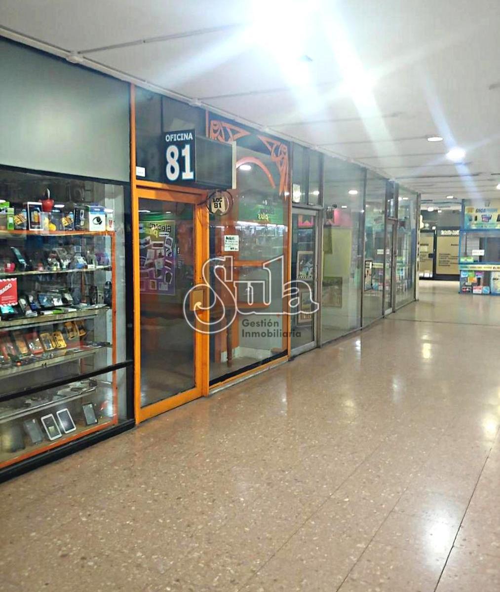 Foto de OPORTUNIDAD LOCAL 24 METROS C/SÓTANO, GALERIA CRÉDITO LINIERS, imagen 3