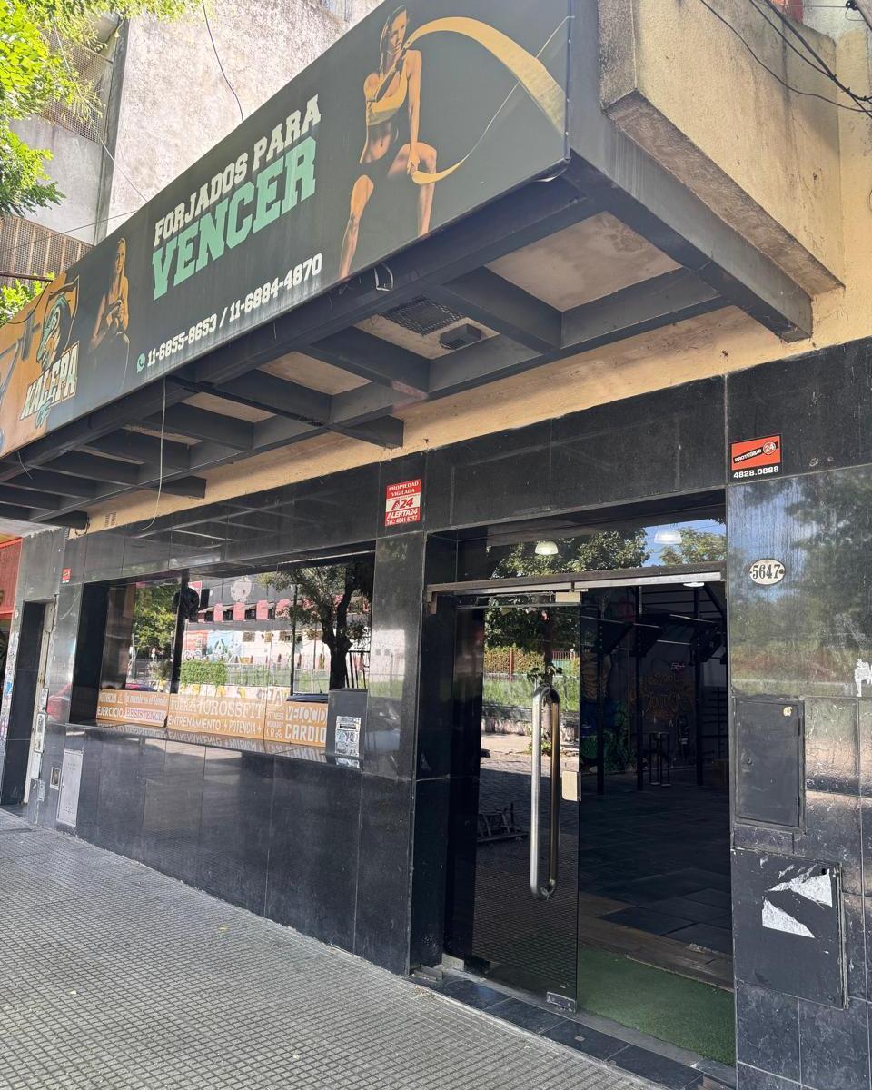 Local Comercial de 338 m Cub. Sobre Lote Propio de 8.60 X 46 3