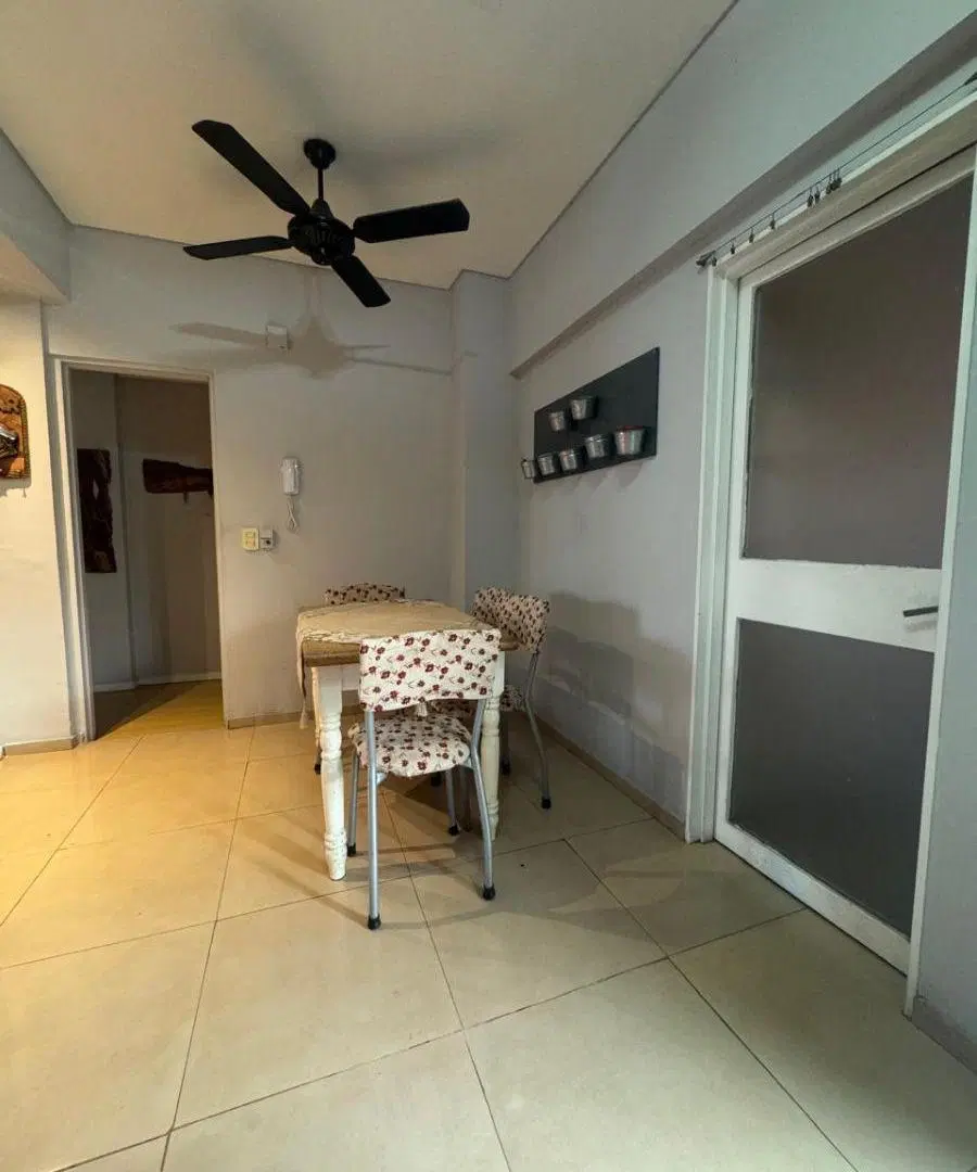 DEPARTAMENTO SEMIPISO DE 4 AMBIENTES C/ COCHERA CUBIERTA 4