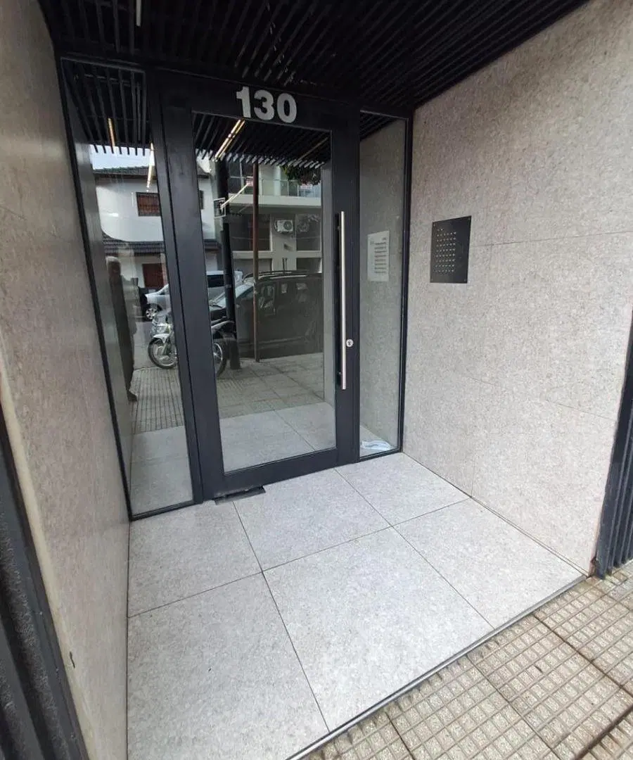 DEPARTAMENTO DE 2 AMBIENTES C/BALCON 3