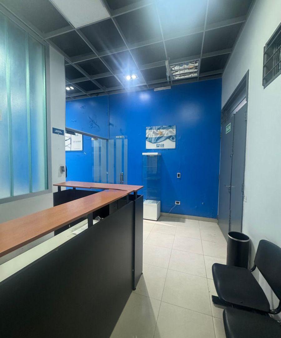 Foto de Depósito de 600 m² con oficinas en alquiler en Vélez Sarsfield floresta, imagen 1