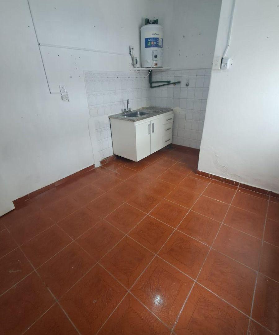 Foto de Departamento de 33 m² de 1 ambiente y medio en alquiler en Liniers, imagen 4