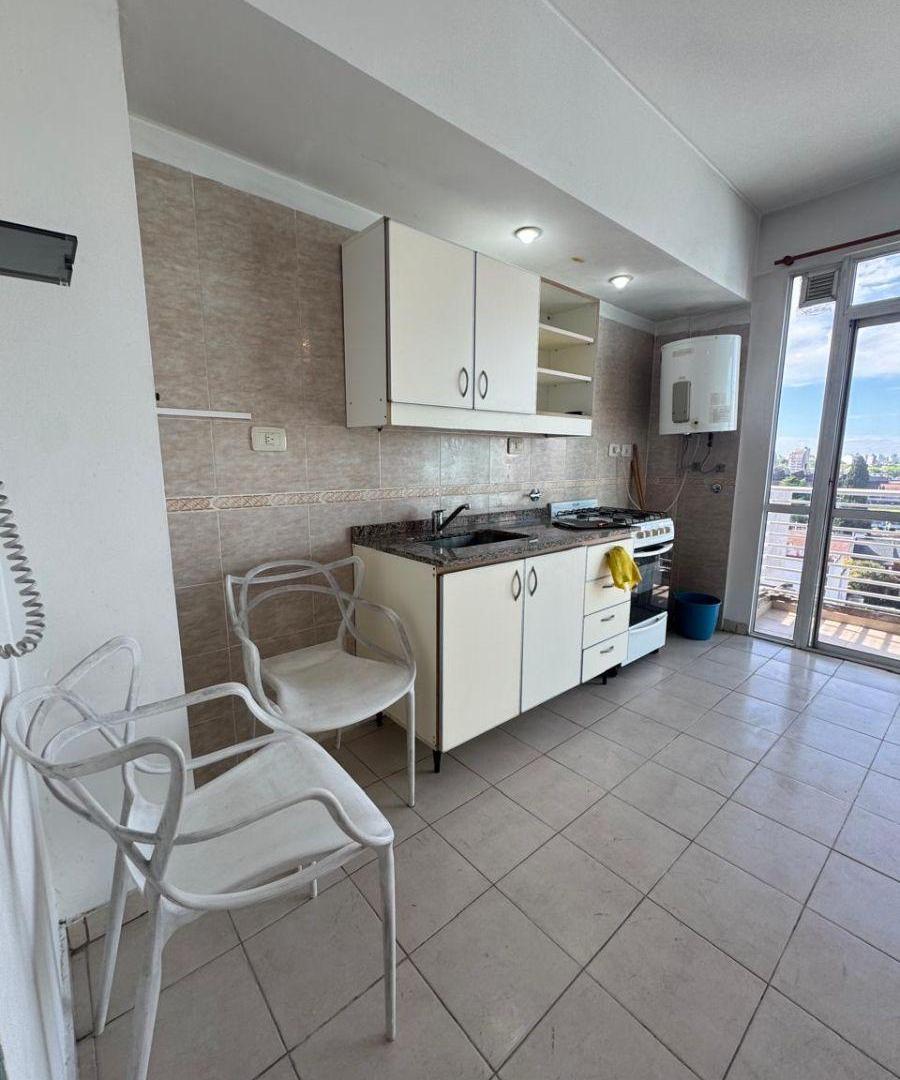 Foto de Departamento de 2 ambientes c/ balcón en alquiler en Liniers, imagen 5