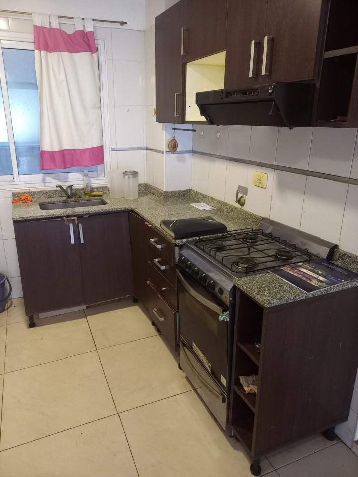 Foto de EXCELENTE MONOAMBIENTE EN ZONA RESIDENCIAL. . FLORES NORTE. TRANQUILO, imagen 1