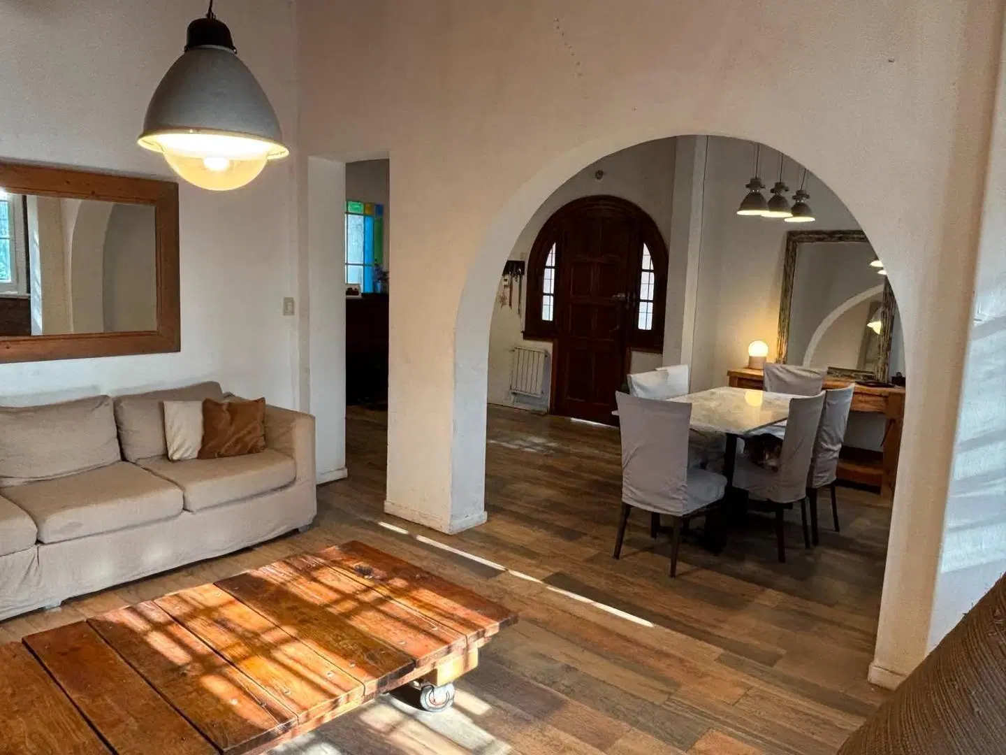 Casa estilo ingles 4 dormitorios y monoambiente ex ubicacion 2